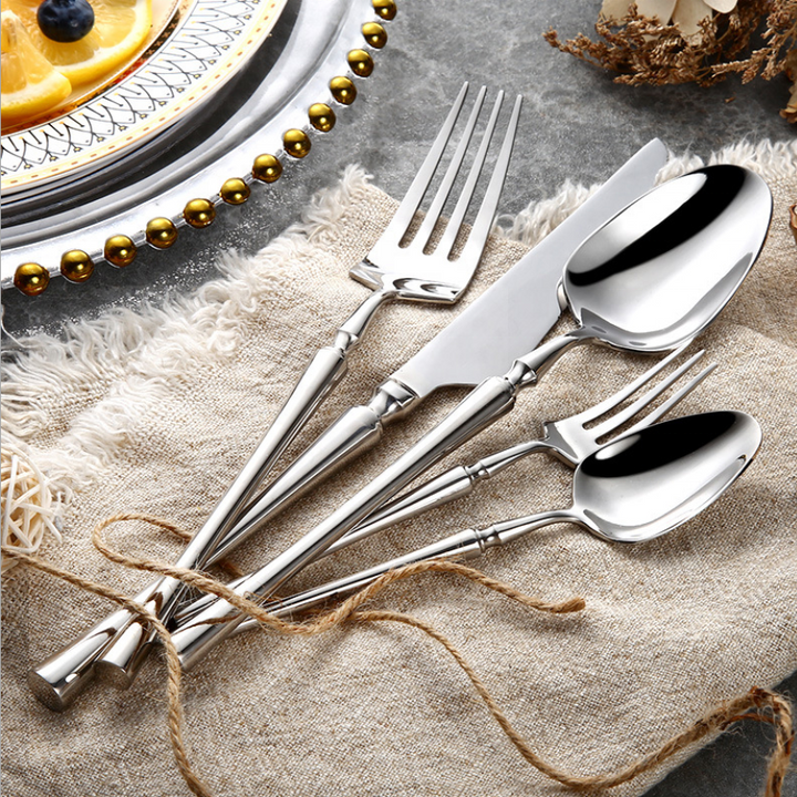 Elegantes 24-tlg. Edelstahl Besteckset für 6 Personen, ideal für Esszimmer, Küche & stilvolle Tischdeko.