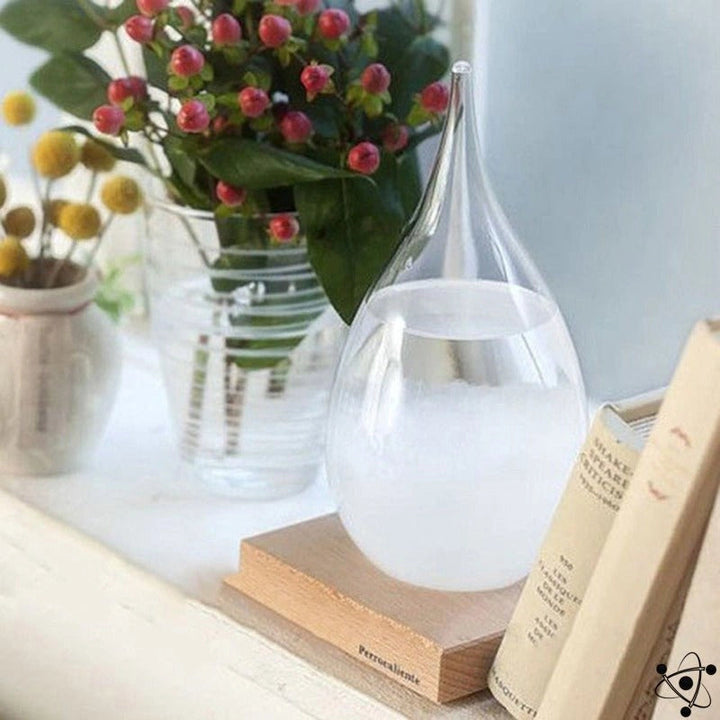 Modernes Sturmglas als stilvolle Glasdeko für Wohnzimmer, Büro oder als Blickfang. Postmodernes Wohnaccessoire.