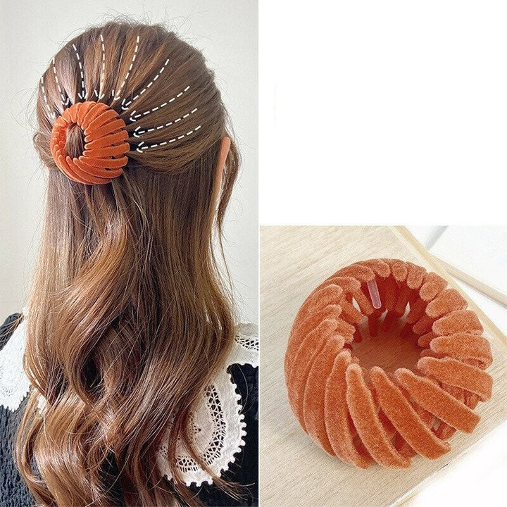 Schnell zur Wunschfrisur: Der Elegantra Haar-Clip für Frauen ermöglicht im Nu elegante Dutts und tolle Frisuren.