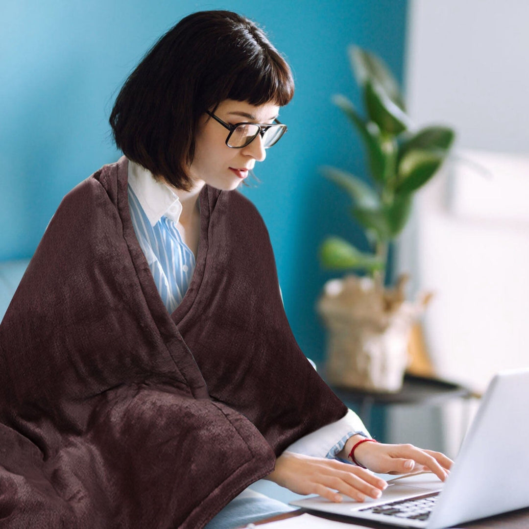Hochwertige elektrische Flanell-Decke von CozyHeat: Ihre Wärmequelle für den Winter.