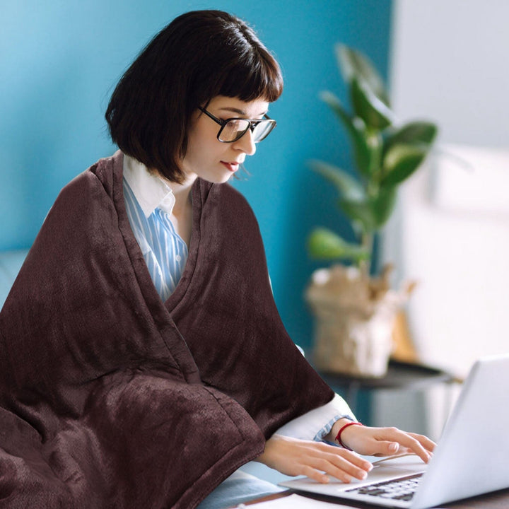 Hochwertige elektrische Flanell-Decke von CozyHeat: Ihre Wärmequelle für den Winter.