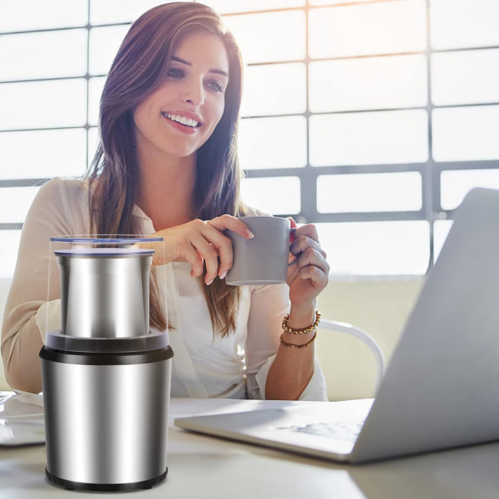 Elektrisches Küchengerät: Kaffeemühle mit Mahlwerk für Bohnen und Gewürze. Vielseitig für aromatische Ergebnisse.
