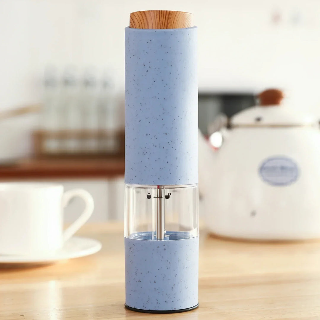 Elektrische Kräutermühle für frische Gewürze, ideal für Pfeffer, Salz. Moderner Küchenhelfer mit Keramikmahlwerk.