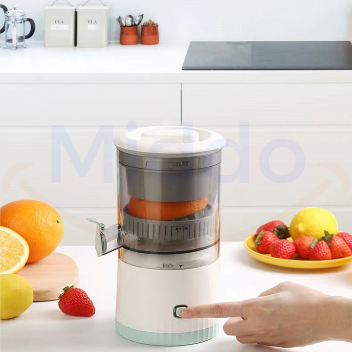 Schnelle elektrische Zitruspresse für gesunden, vitaminreichen Frischsaft aus Orangen und Zitronen.