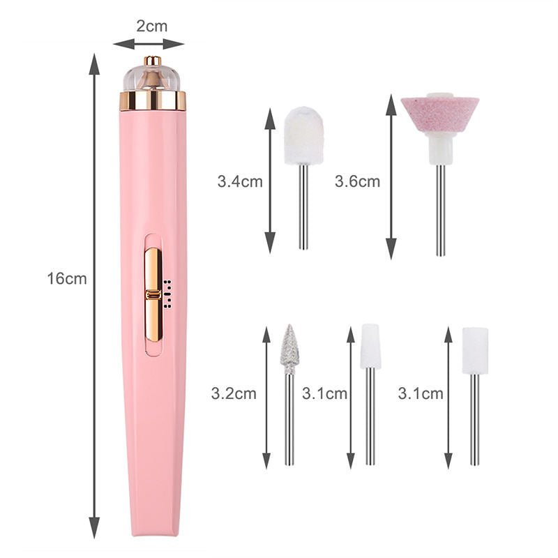 Frau benutzt ergonomisches 5-in-1 elektrisches Nagelpoliergerät für perfekte Pediküre und Selbstpflege.