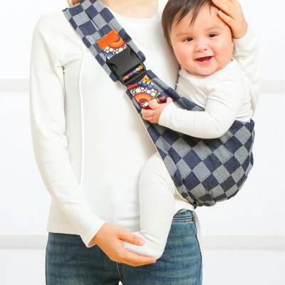 Hochwertige Babytrage, unterstützt die gesunde Entwicklung von Baby & Kleinkind.