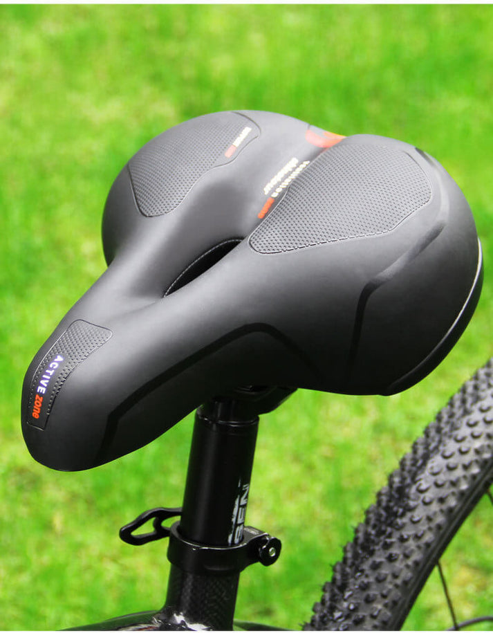 Wasserabweisender Fahrradsattel mit Reflektor für Damen & Herren; sichere und komfortable Radfahrten.