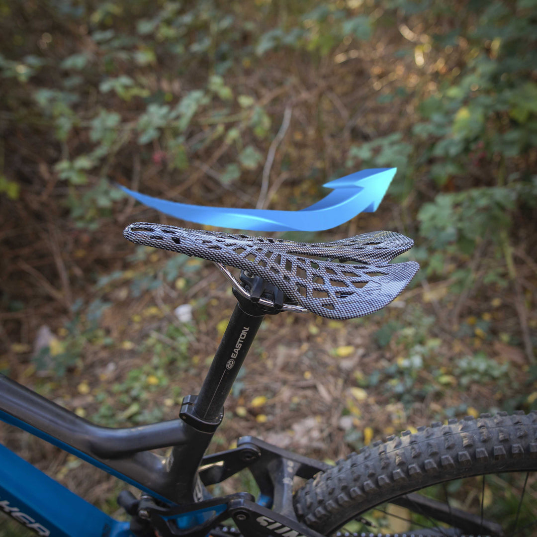 Premium ergonomischer Fahrradsattel RideEase™; maximiert Sitzkomfort und Schutz bei langen Touren.