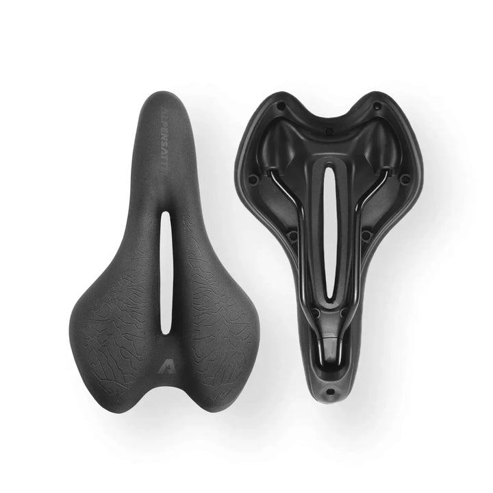 Detailaufnahme: Weicher ergonomischer Fahrradsattel mit Memory Foam Oberfläche, ideal für lange Radtouren.