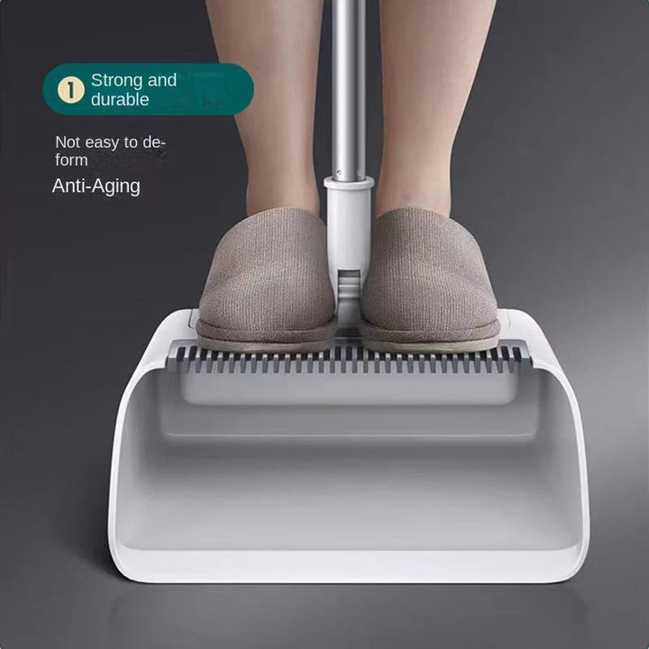 Ergonomisches Kehrset grau-weiß, mit Langstielbesen für rückenfreundliche Bodenreinigung zu Hause.