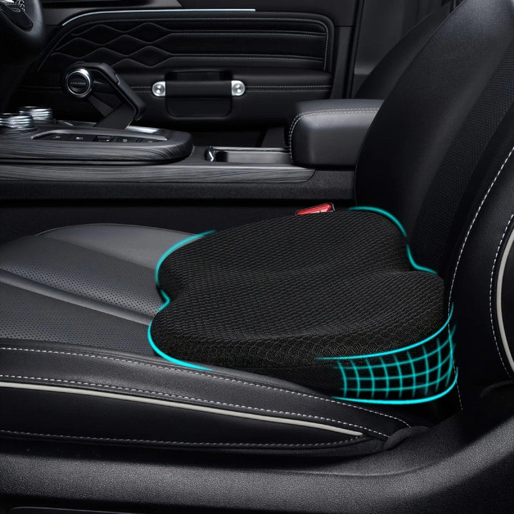 Ergonomisches Autokissen aus Memory-Schaum für Lendenstütze und mehr Fahrkomfort. Ideal für lange Fahrten.