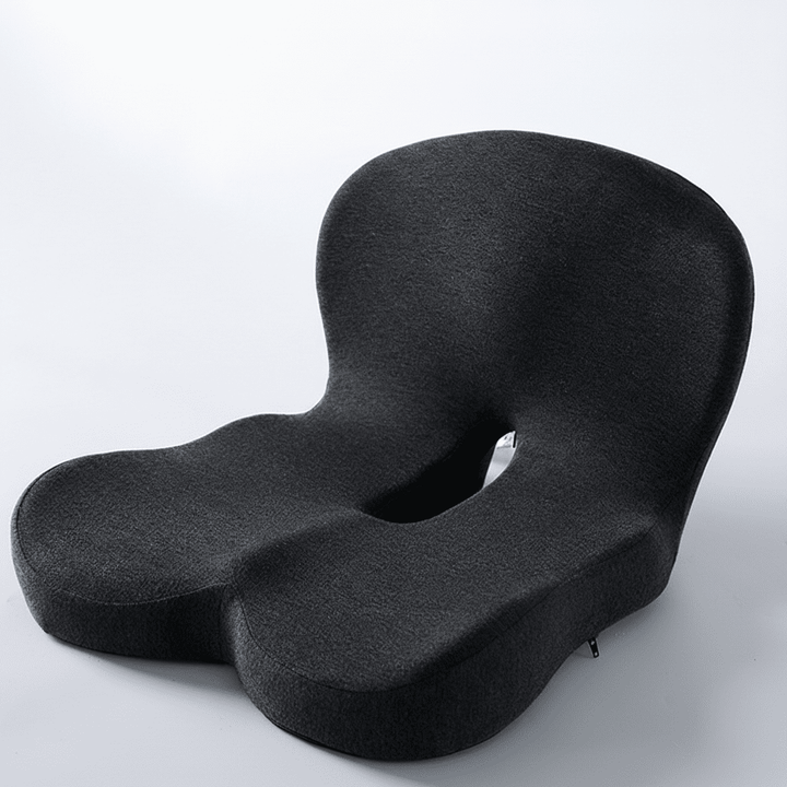 Lendenstützendes Memory Foam Sitzkissen, das Ermüdung vorbeugt und eine natürliche, aufrechte Haltung fördert.