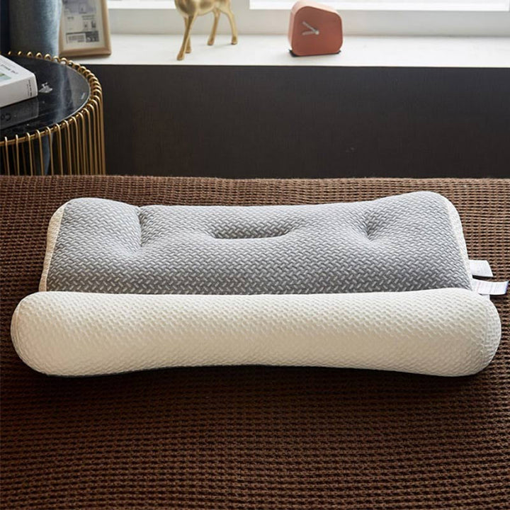 Schmerzfreies Erwachen dank ergonomischem Nackenkissen; atmungsaktiv und formstabil.