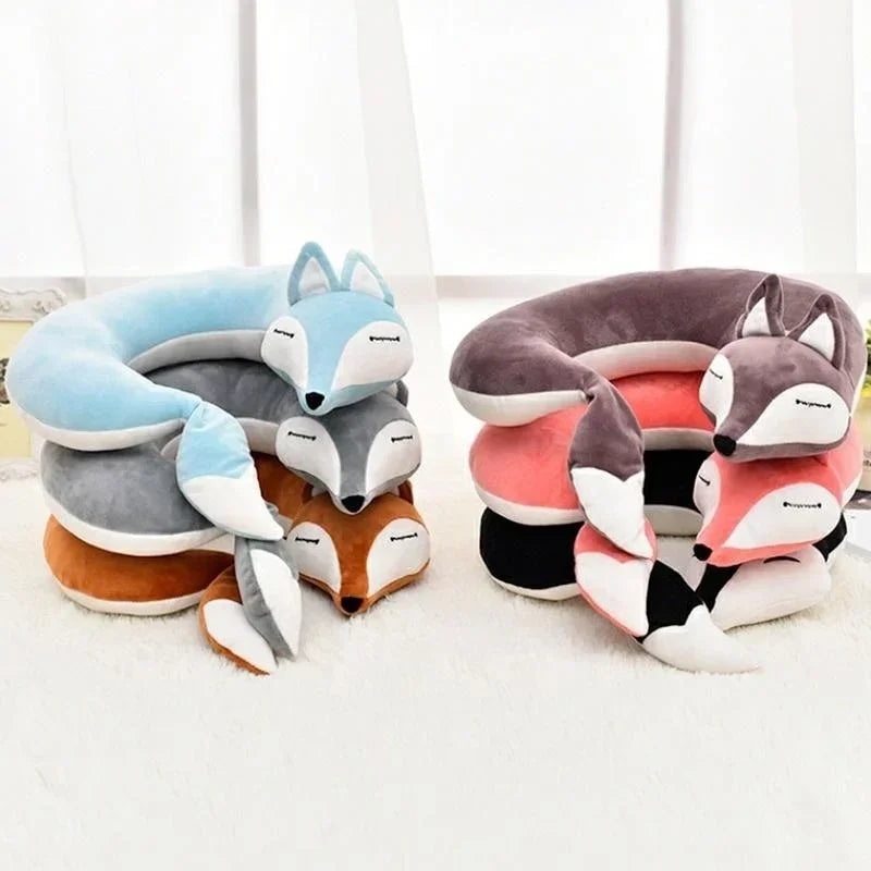 Ergonomisches Nackenkissen für Reisen im charmanten Fuchs Design, ideal für Kinder und Erwachsene.