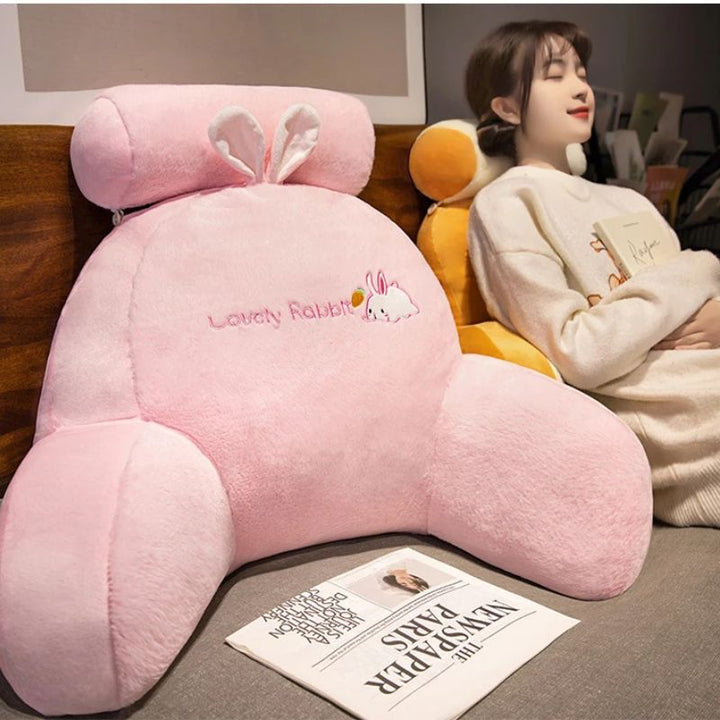 Ergonomisches Rückenkissen für Lendenstütze im Büro; fördert gesunde Haltung, lindert Rückenschmerzen.