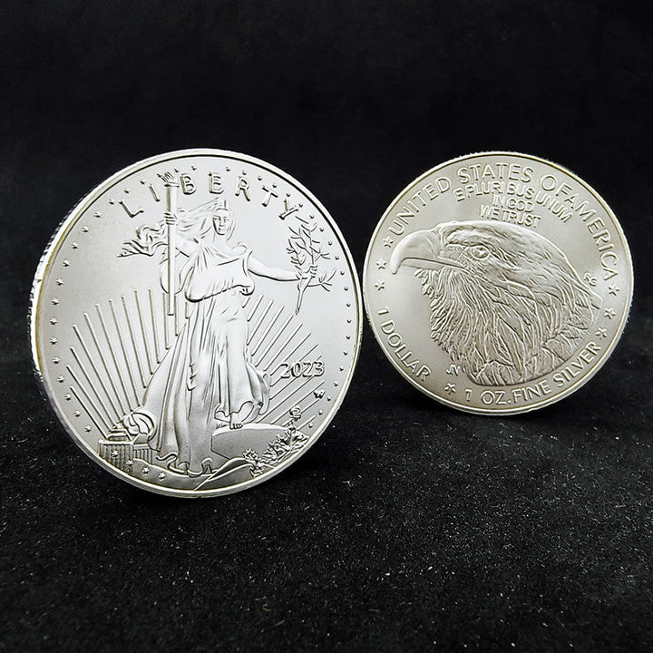 Geschenkidee: Exklusive Adler-Sammlermünze in glänzendem Gold & Silber.