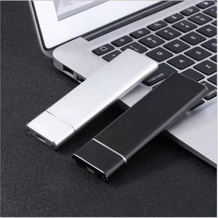 Externe 8TB SSD im Aluminiumgehäuse, blitzschneller Speicher für mobile Datensicherung unterwegs via USB 3.1.