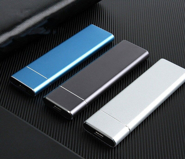 Elegante 8TB externe SSD mit robustem Aluminiumgehäuse, schnelle Datenübertragung dank USB 3.1, tragbarer Speicher.