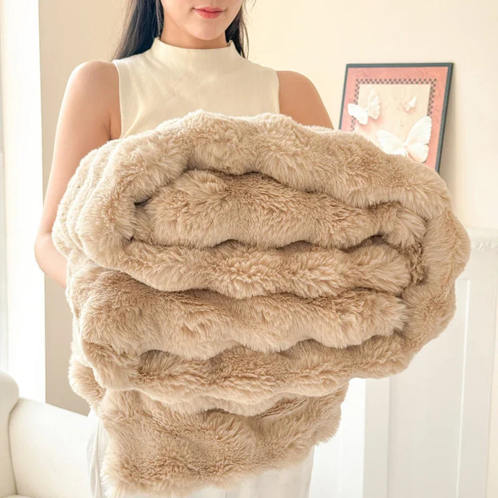 Vielseitige Wohndecke, pflegeleicht & dick. Luxuriöse Flauschdecke mit Kaninchenfell-Imitat.