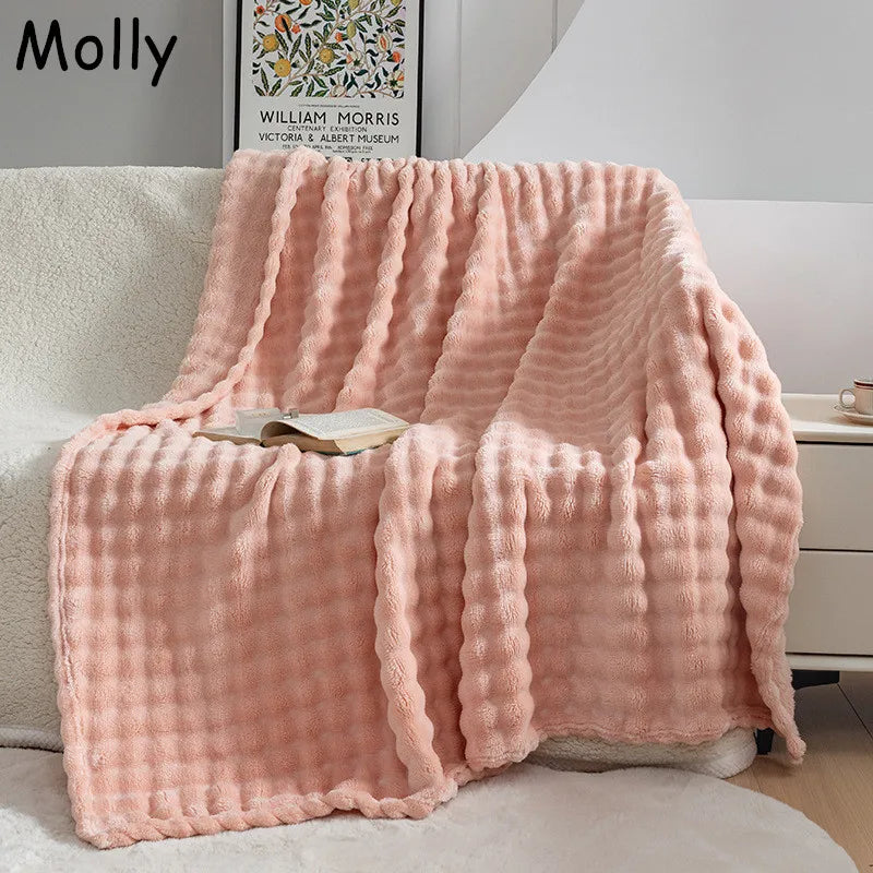 Extra weiche, warme Flanelldecke mit PlushBubble Struktur, ideal als Kuscheldecke für gemütliche Abende.