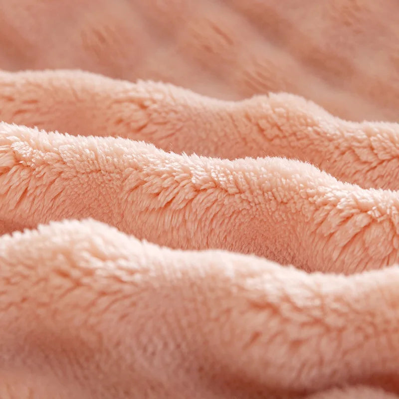 Vielseitige Kuscheldecke für Zuhause, weiche Flanell-Wohndecke mit Blasenstruktur, warm und dekorativ.