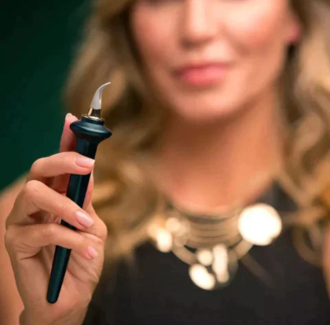 Eyeliner Schablone für Anfänger, die präzise Winged Eyeliner Linien lernen möchten; einfach anwendbar.