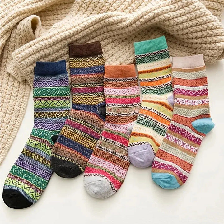 Fünf Paar dicke, kuschelige Damen Winter Socken, gestreift. Extra warm und bequem für Herbst & Winter.