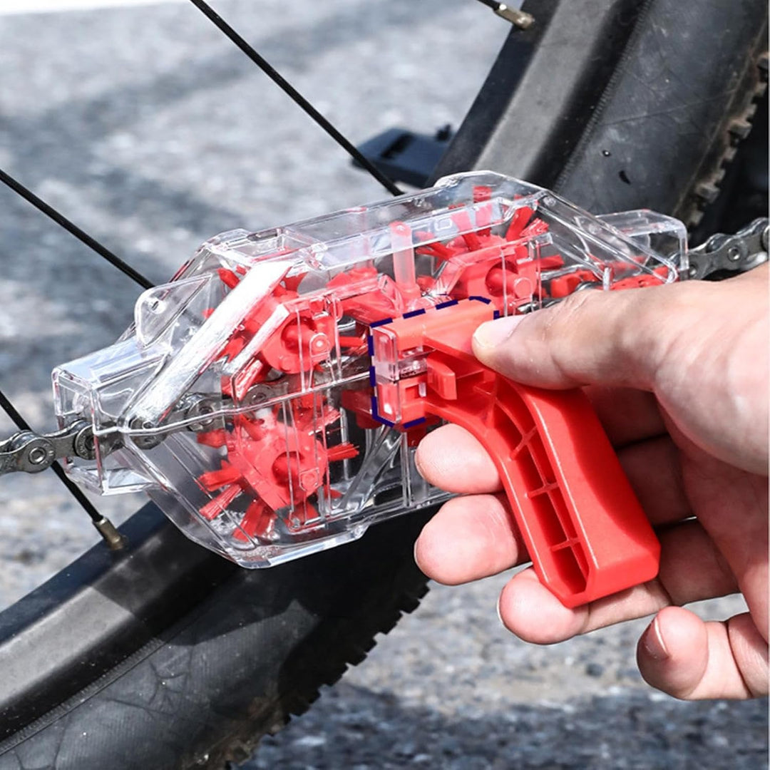 Ein gepflegtes Mountainbike mit glänzender, blitzsauberer Kette dank des Fahrradkettenreinigers.