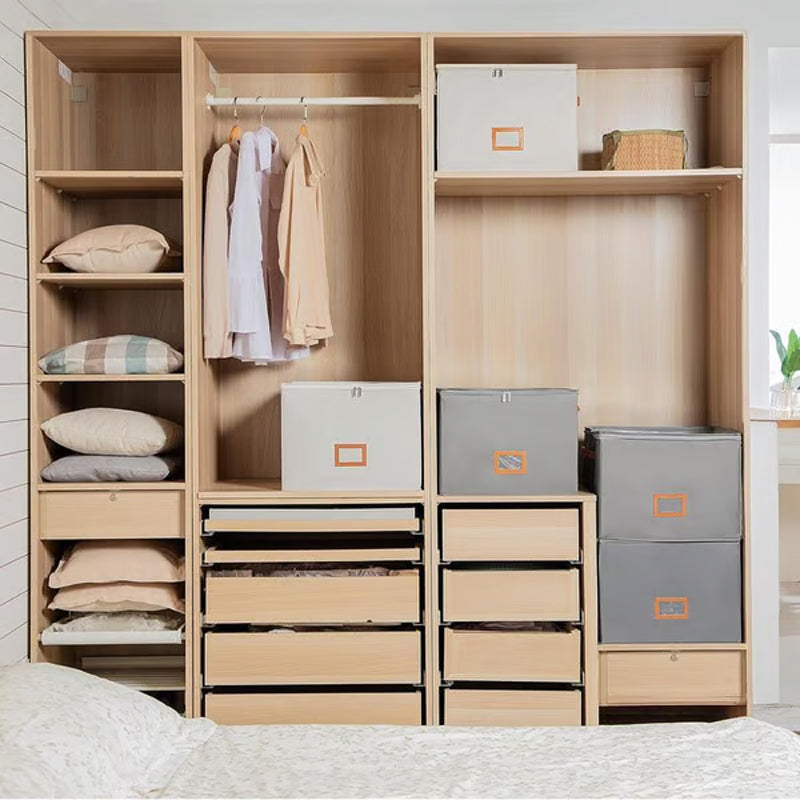 Graue Schuhaufbewahrungsbox mit Deckel, als Schuhorganizer für mehr Übersicht in deiner Wohnung.
