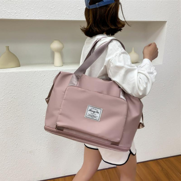Kompakt faltbare Reisetasche, leicht verstaubar. Ideal als Handgepäck oder Sporttasche mit großem Volumen.