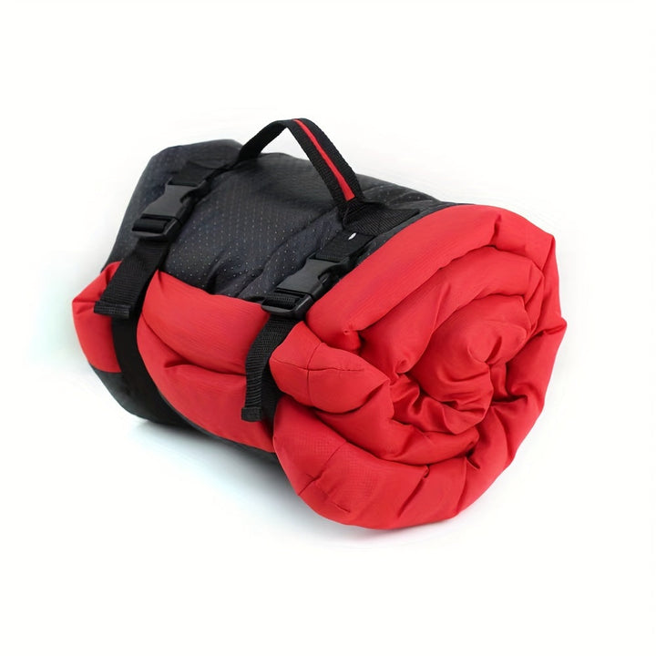 Detailansicht der wasserdichten, faltbaren Hundematte. Robustes Hundezubehör für Camping & Reisen.