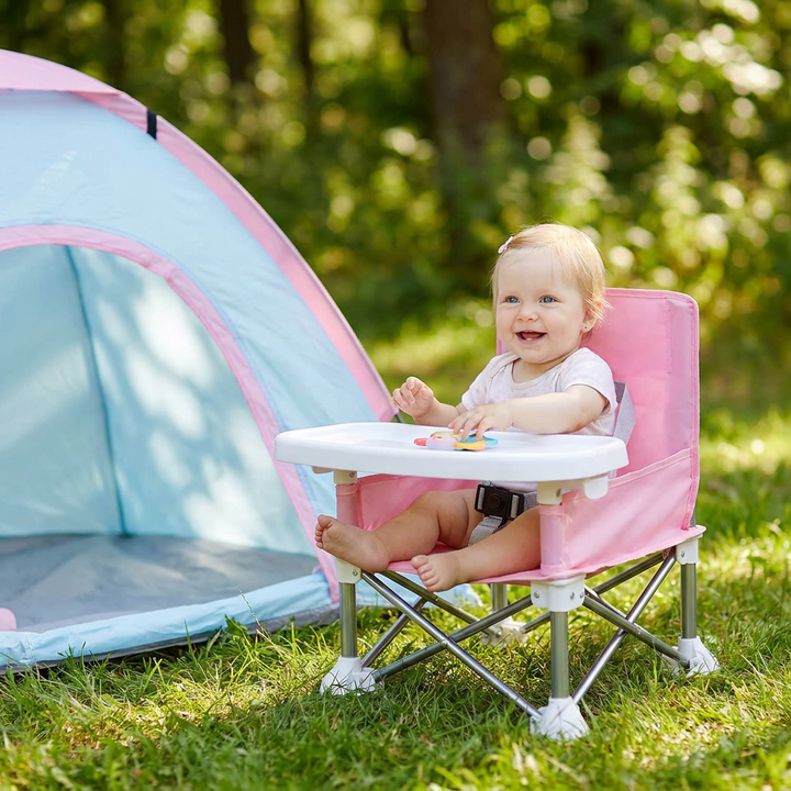 Vielseitiger Kinder Reisestuhl mit Essbereich, klappbar und robust für Outdoor-Aktivitäten.