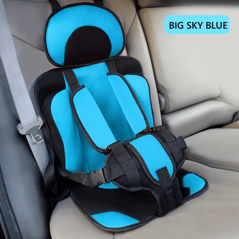 Vielseitiger faltbarer Kindersitz mit 5-Punkt-Gurt. Ideal als Reisekindersitz für Auto & Flugzeug.