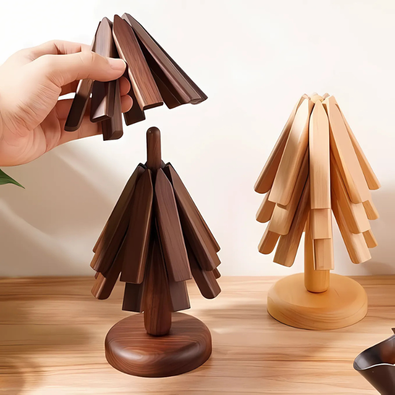Eleganter Topfuntersetzer aus Walnuss- oder Buchenholz, bietet effektiven Hitzeschutz und Tischschonung.
