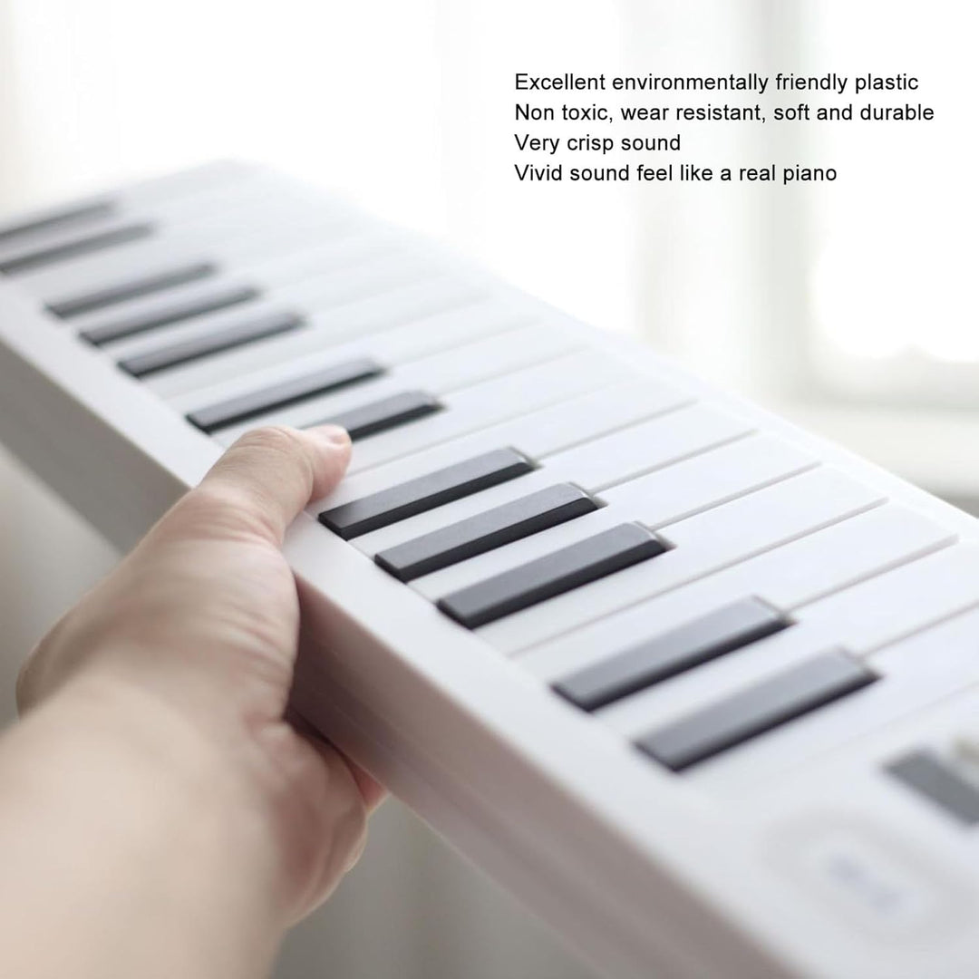Detailansicht der 61 halbgewichteten Tasten des faltbaren Meliora Digitalpianos für authentisches Spielgefühl.