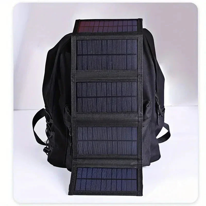 Robustes USB-Solarladegerät zum mobilen Laden von Geräten. Ideal für Reise, Wanderungen & Outdoor-Abenteuer.