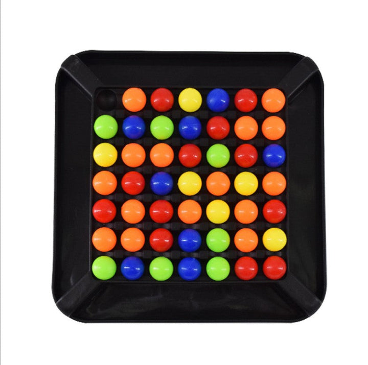 Das Farben Match Denkspiel mit allen Komponenten; bunte Kugeln und Spielbrett für interaktiven Logikspielspaß.