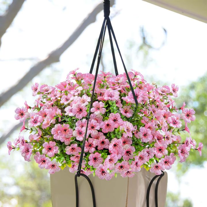 Farbenfrohe BloomEver Kunstblumen für lebendige Garten- und Balkondekoration, pflegeleicht & uv-beständig.