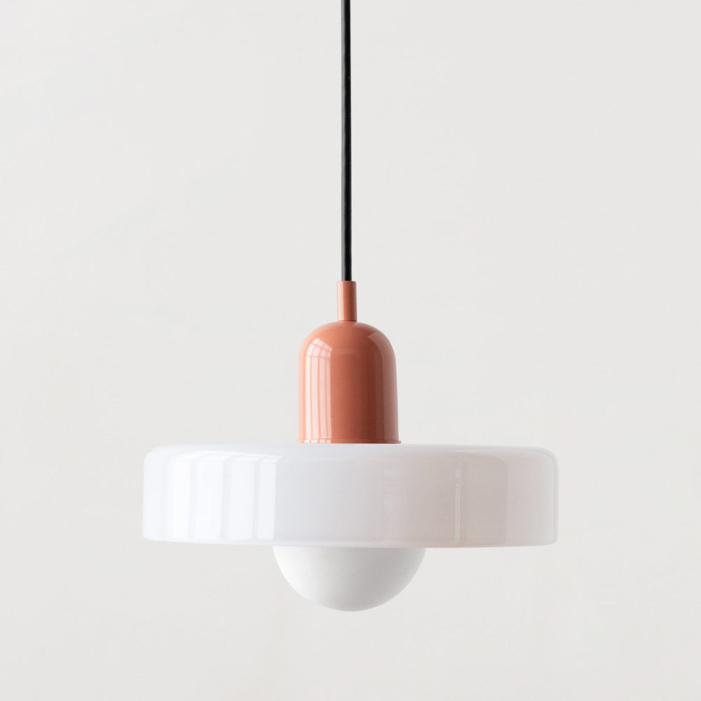 Buntglas Pendelleuchte BauLume. Designlampe für ein stilvolles und warmes Licht im Raum.