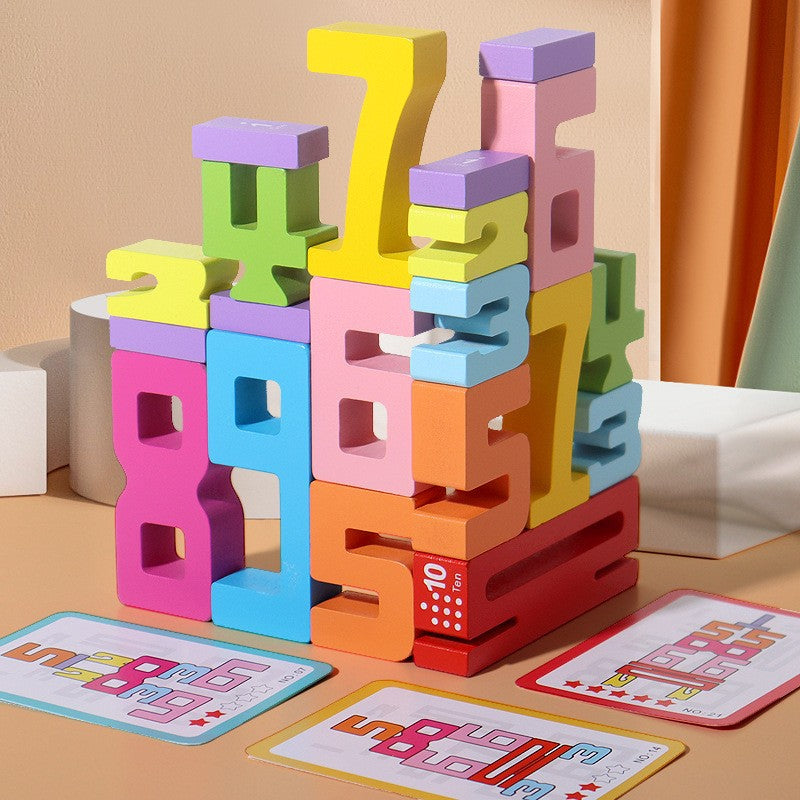 Kinder spielen mit farbigen Lernblöcken; spielerisch Zahlen lernen und erste Rechenaufgaben lösen.