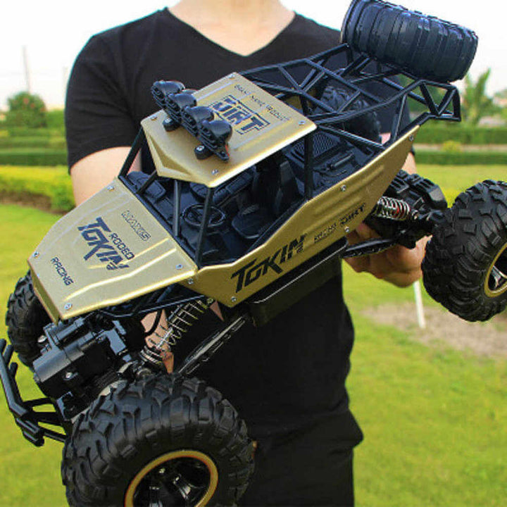 Spannendes ferngesteuertes 4x4 Offroad Auto für endlosen Spielspaß. Ideales Kinder Spielzeug.