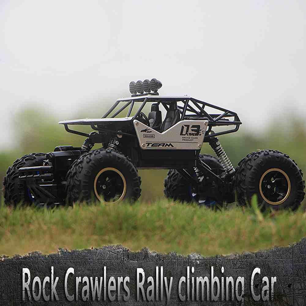 Cooles ferngesteuertes Auto als Kinder Spielzeug oder Geschenk. Outdoor Monstertruck 4x4.