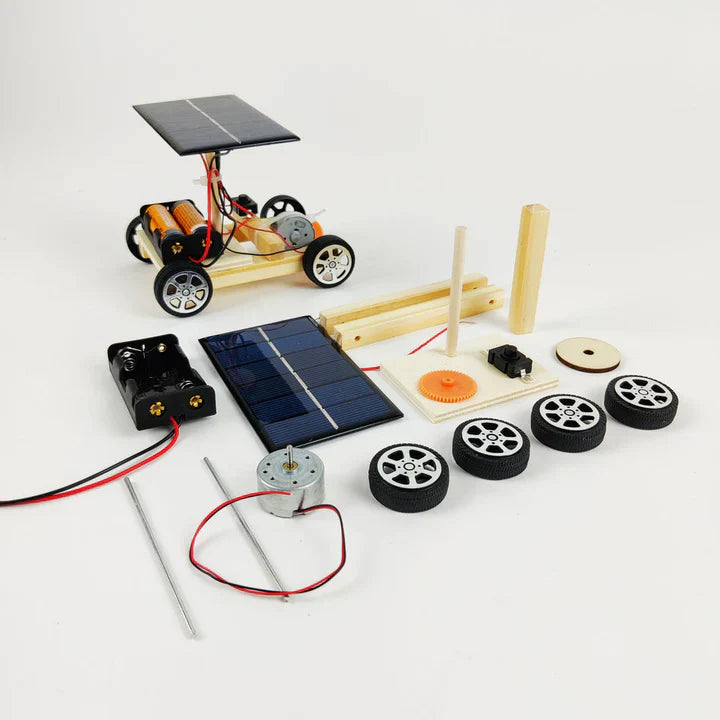 MINT Lernspielzeug: Kinder bauen einen Solar Rennwagen, experimentieren mit Solarenergie und lernen Technik kennen.
