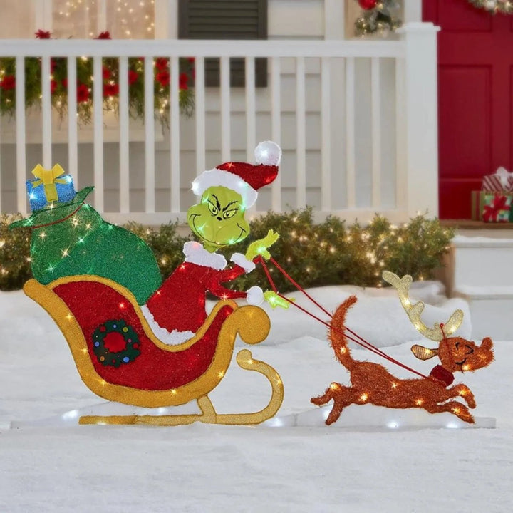 Festliche Grinch Dekoration mit heller LED-Beleuchtung. Schafft weihnachtliche Atmosphäre im Garten.