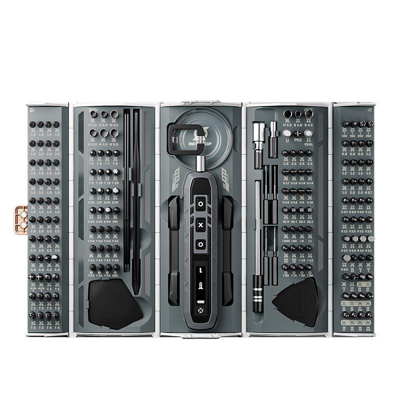 Person repariert Handy mit Präzisions-Schraubendreher aus dem FixPro Reparaturset für Elektronik.