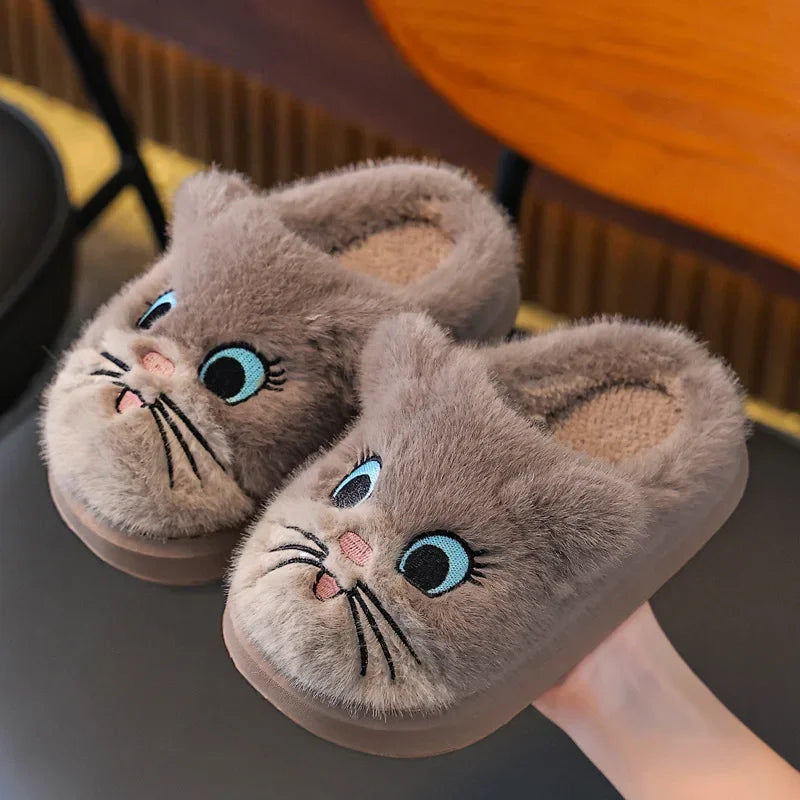 Katzen-Hausschuhe, flauschig & bequem. Rutschfeste Kinder-Pantoffeln für gemütliche Stunden daheim.