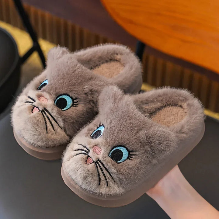 Katzen-Hausschuhe, flauschig & bequem. Rutschfeste Kinder-Pantoffeln für gemütliche Stunden daheim.