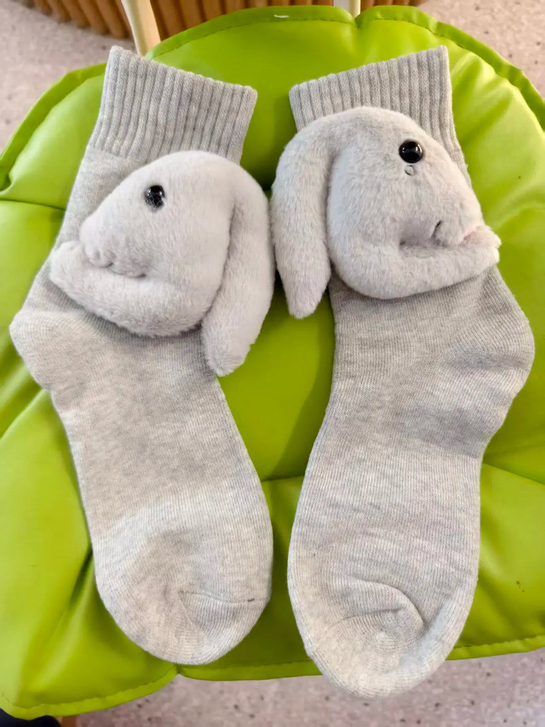 Warme Tiersocken mit 3D-Tierkopf, unisex. Kuschelige Haussocken mit rutschfester Sohle.