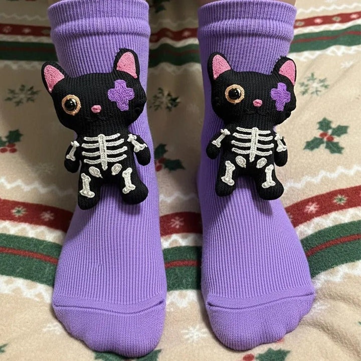 Warme Tiersocken Unisex mit rutschfester Sohle. Flauschige Winter-Hausschuhe im 3D-Tier-Look.