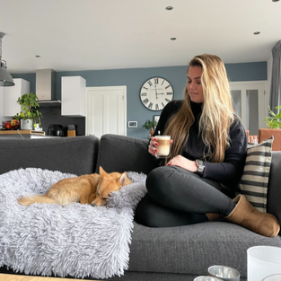 Weiche Plüschdecke (PlushNest) als gemütliches Hundebett & Katzenbett. Waschbar & pflegeleicht.